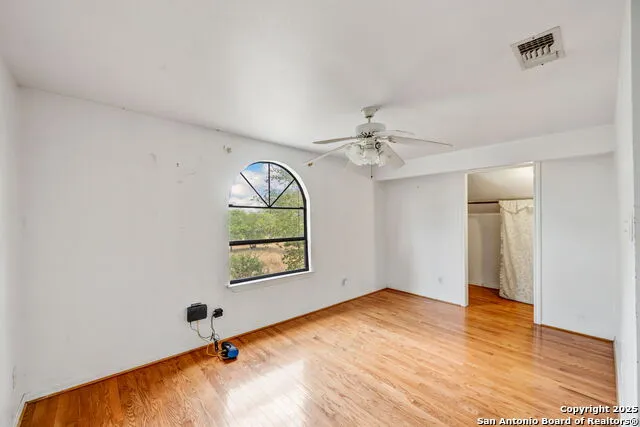 106 HICKORY CIR Floresville, TX 78114