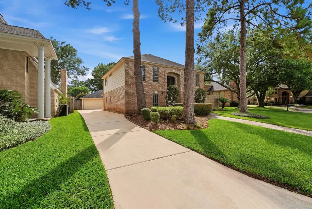 15307 Sierra Pines Court Houston, TX 77068
