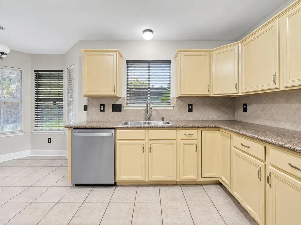 16810 Blairstone Houston, TX 77084