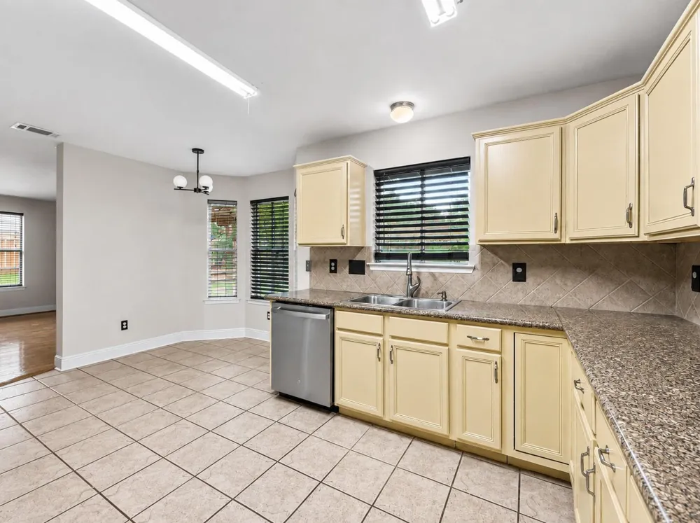 16810 Blairstone Houston, TX 77084