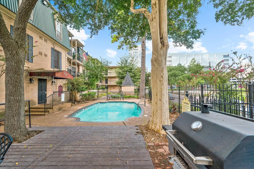 4515 Briar Hollow Place #312 Houston, TX 77027