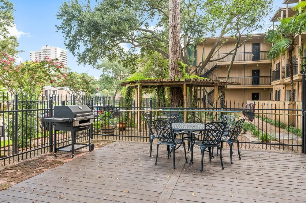 4515 Briar Hollow Place #312 Houston, TX 77027