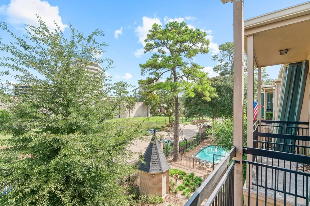4515 Briar Hollow Place #312 Houston, TX 77027