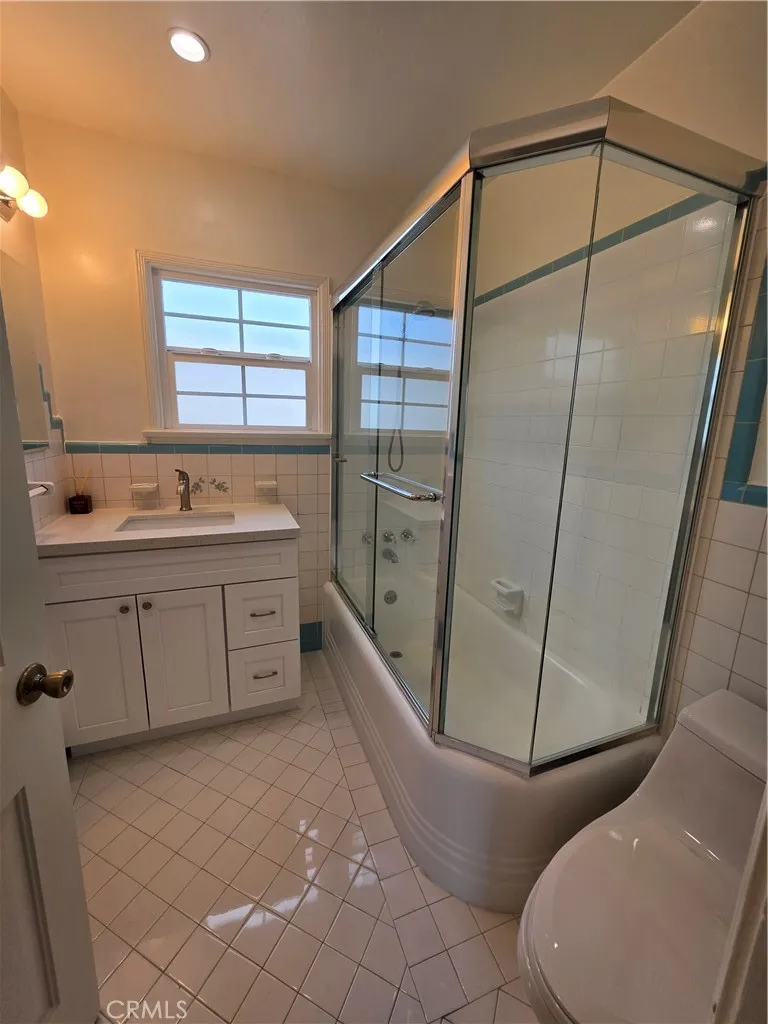 135 S Canon Beverly Hills, CA 90212
