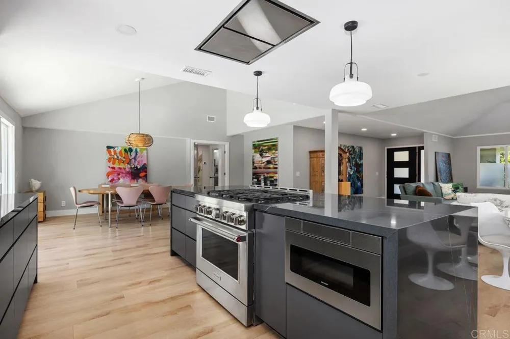 3855 Via Reposo Rancho Santa Fe, CA 92091