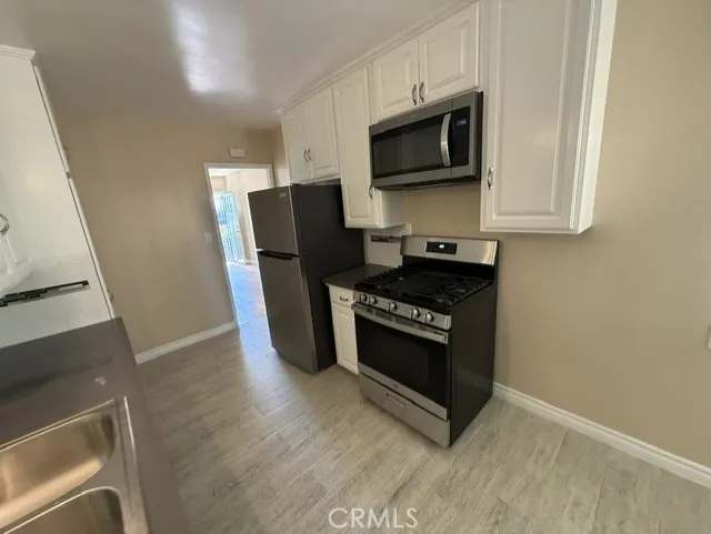 1002 Glenoaks Boulevard Burbank, CA 91504