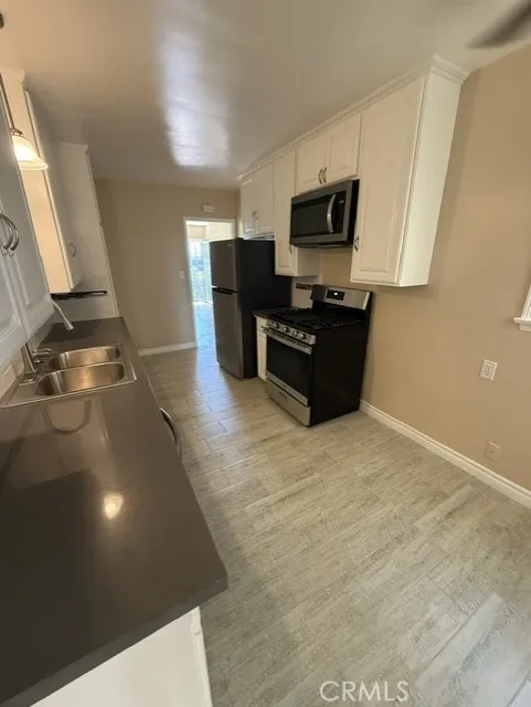 1002 Glenoaks Boulevard Burbank, CA 91504