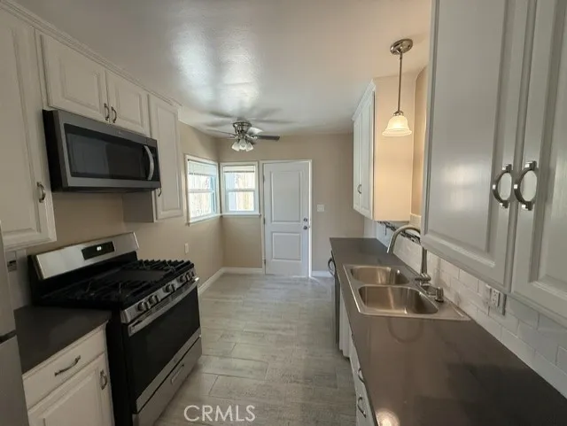 1002 Glenoaks Boulevard Burbank, CA 91504