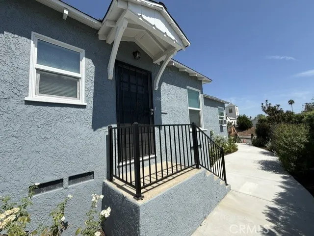 1002 Glenoaks Boulevard Burbank, CA 91504