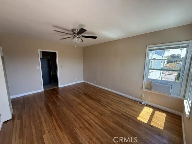1002 Glenoaks Boulevard Burbank, CA 91504