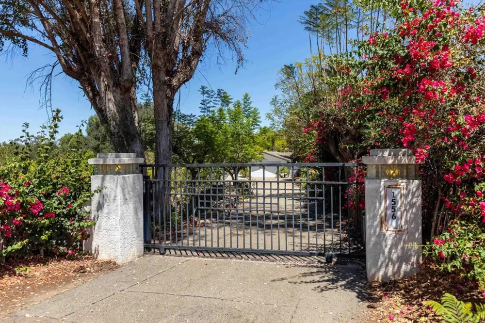 1556 Via Rancho Parkway Escondido, CA 92029