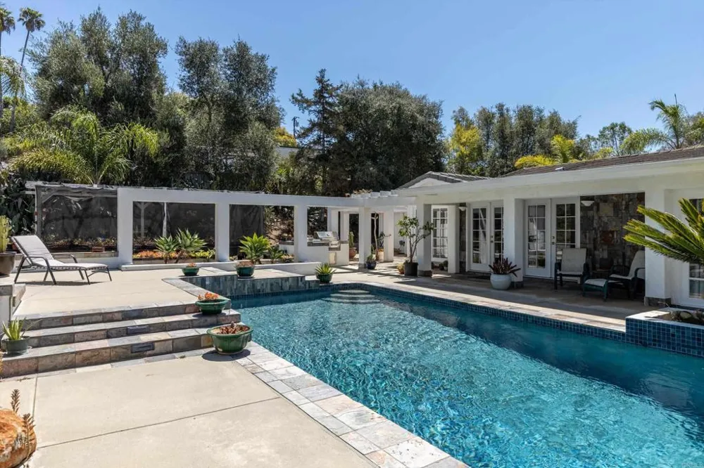 1556 Via Rancho Parkway Escondido, CA 92029