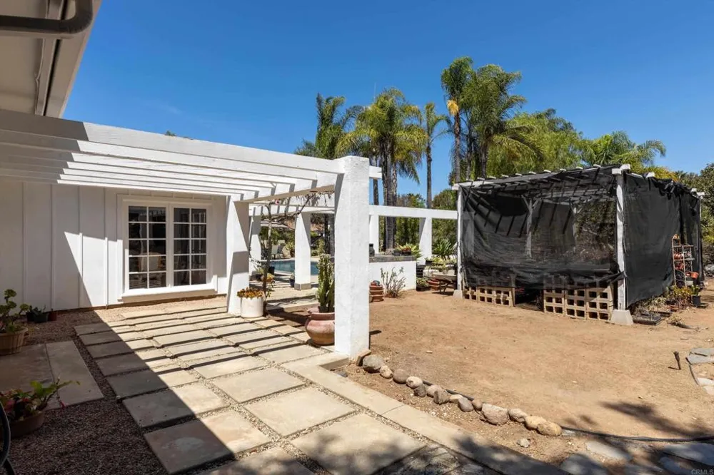 1556 Via Rancho Parkway Escondido, CA 92029