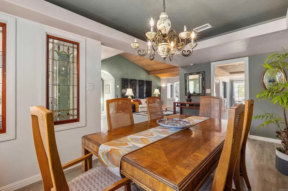 1556 Via Rancho Parkway Escondido, CA 92029