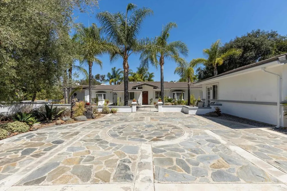 1556 Via Rancho Parkway Escondido, CA 92029