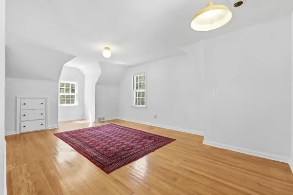 526 Montrose Avenue Kalamazoo, MI 49008