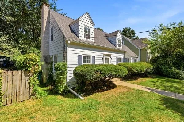 526 Montrose Avenue Kalamazoo, MI 49008