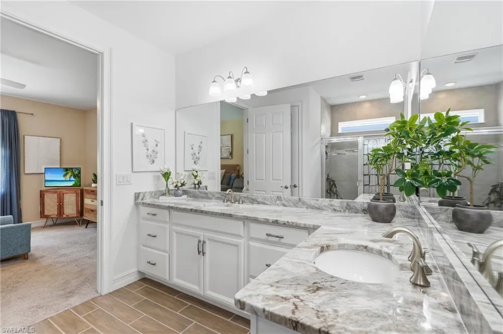 28395 Captiva Shell Loop Bonita Springs, FL 34135
