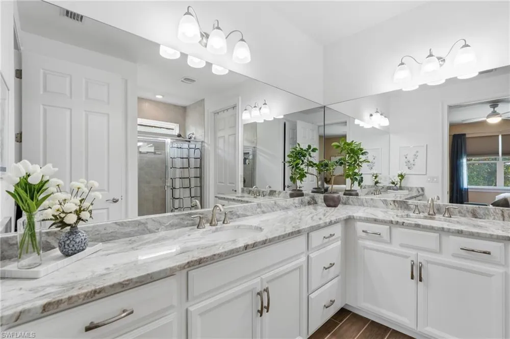 28395 Captiva Shell Loop Bonita Springs, FL 34135