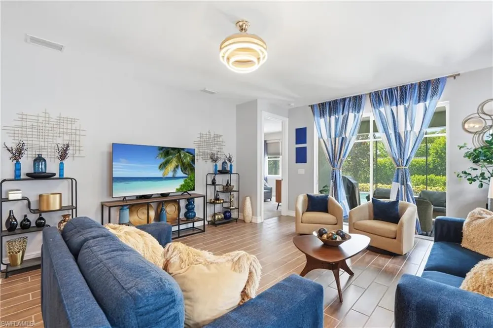 28395 Captiva Shell Loop Bonita Springs, FL 34135