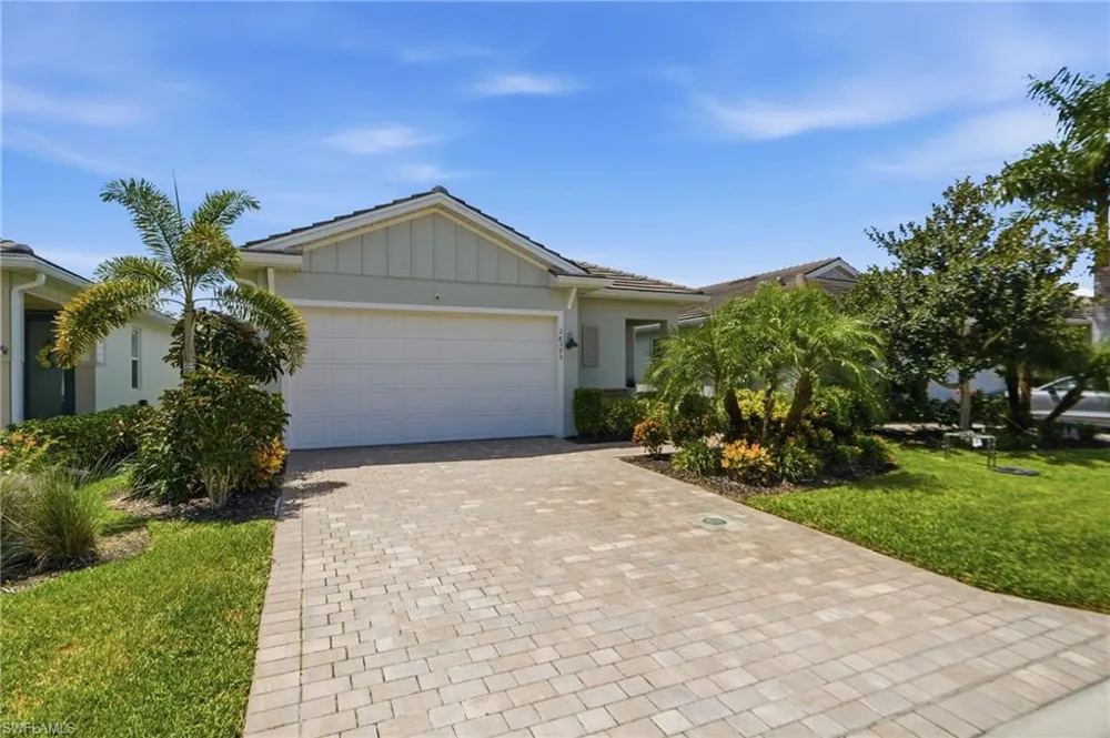 28395 Captiva Shell Loop Bonita Springs, FL 34135
