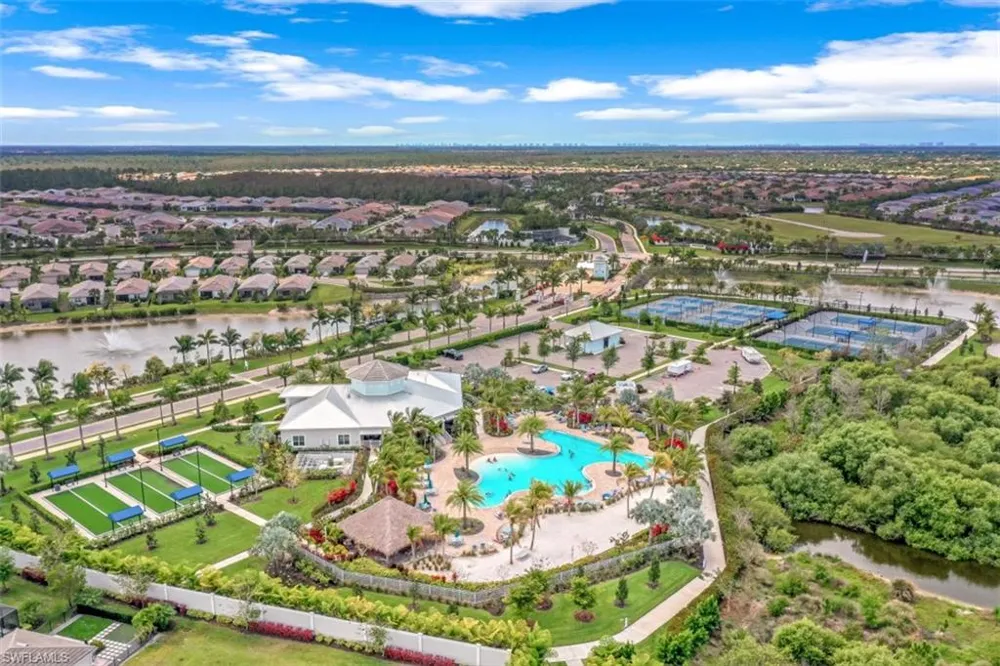 28395 Captiva Shell Loop Bonita Springs, FL 34135