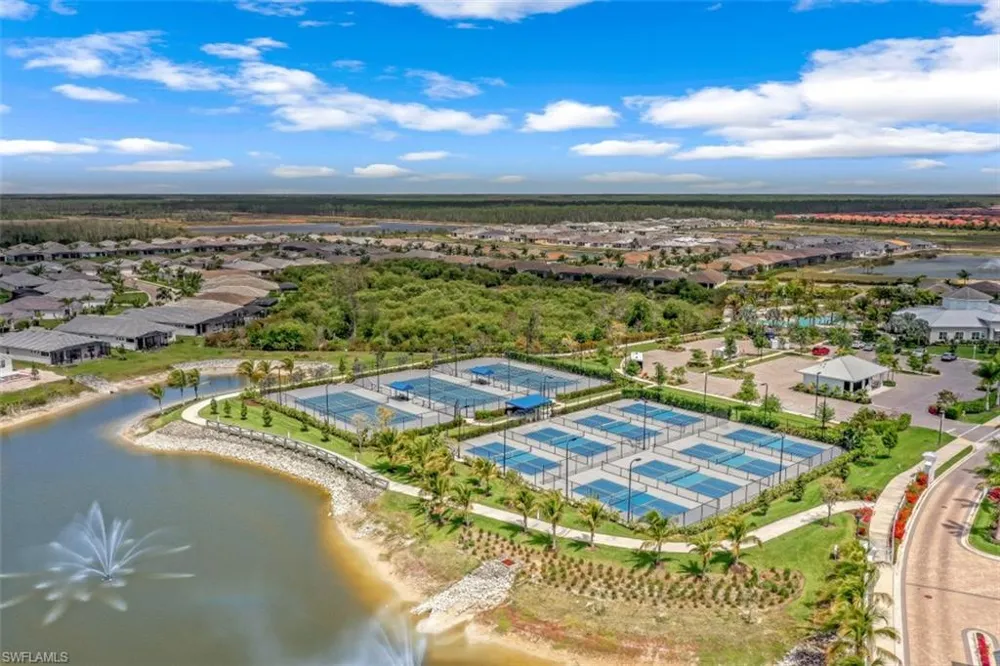 28395 Captiva Shell Loop Bonita Springs, FL 34135