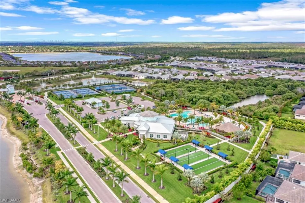 28395 Captiva Shell Loop Bonita Springs, FL 34135