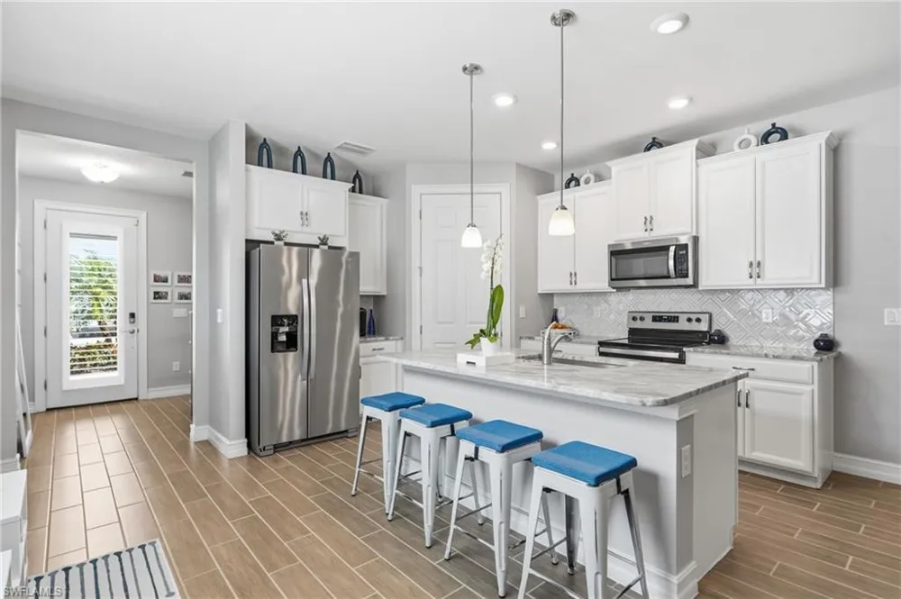28395 Captiva Shell Loop Bonita Springs, FL 34135