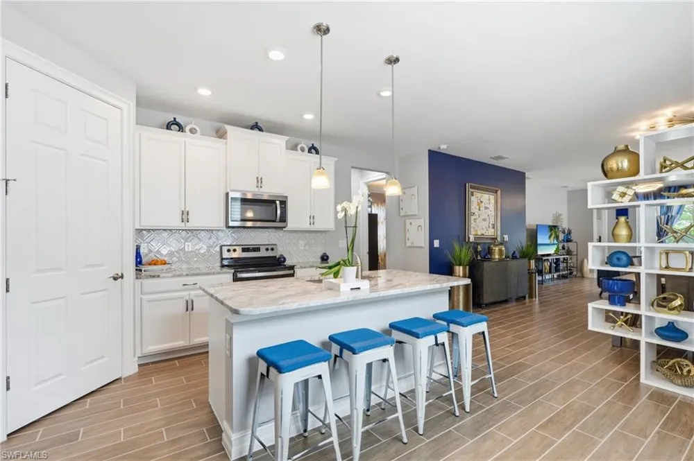 28395 Captiva Shell Loop Bonita Springs, FL 34135