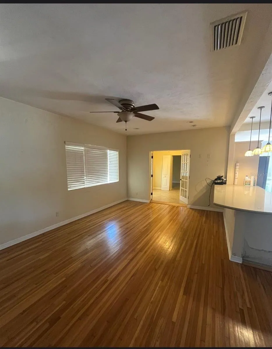 601 34TH AVENUE NE St Petersburg, FL 33704