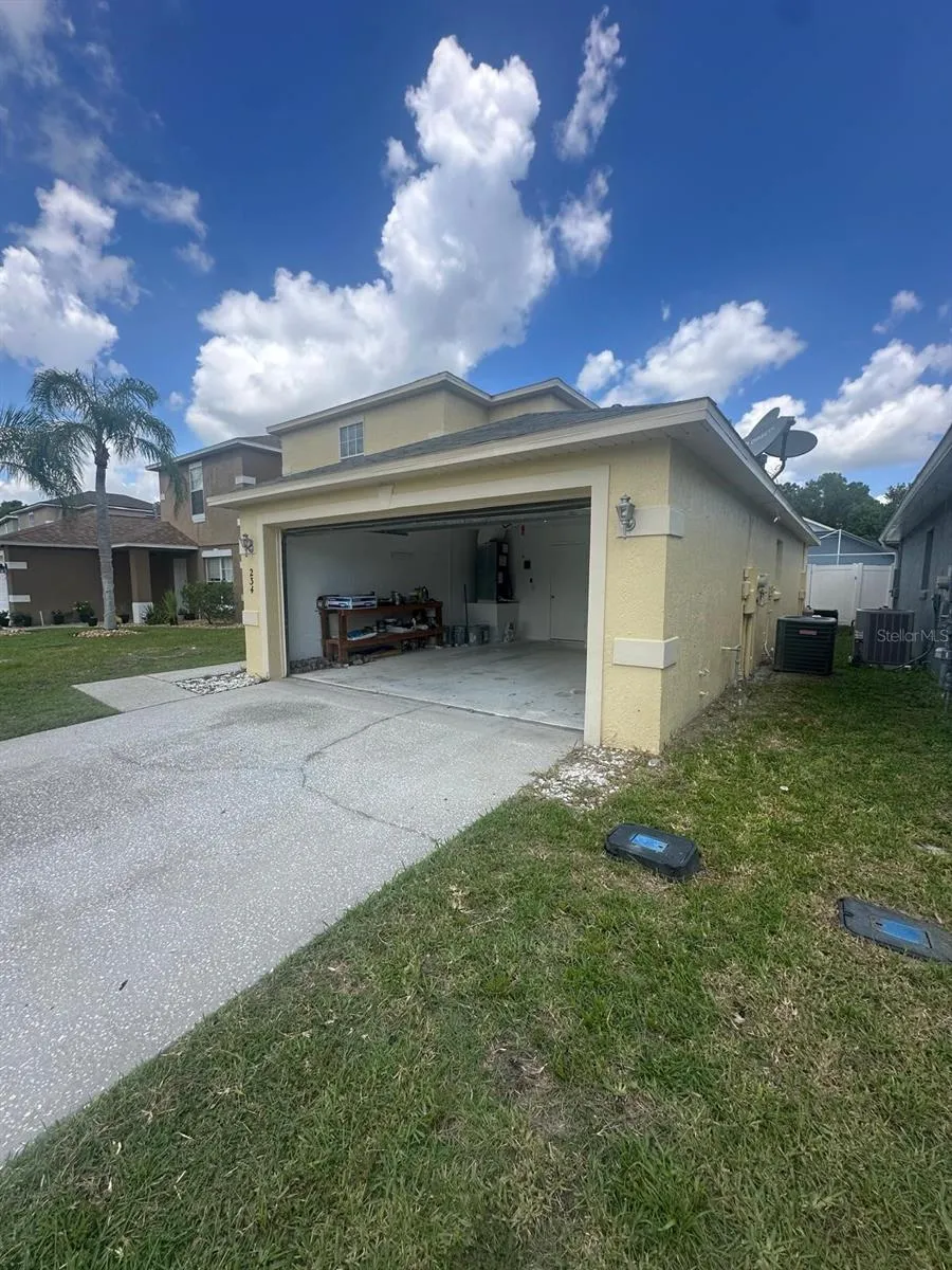 234 HOLLINGSHEAD LOOP Davenport, FL 33896