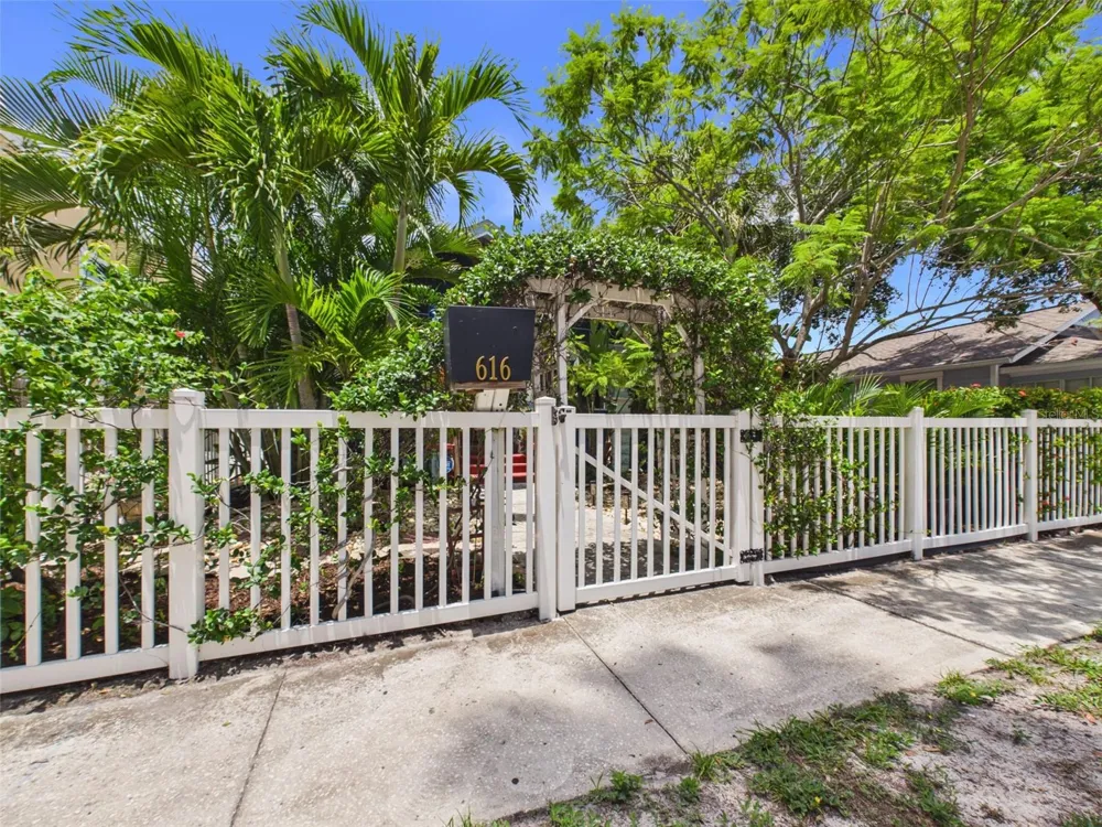 616 15TH STREET St Petersburg, FL 33705