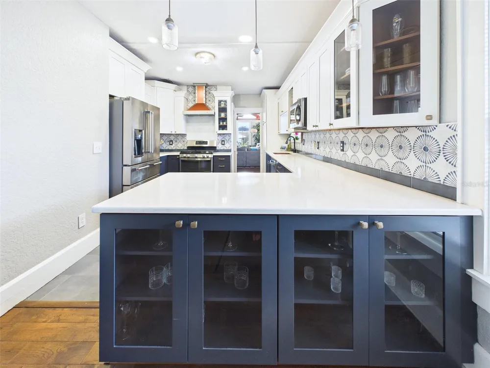 616 15TH STREET St Petersburg, FL 33705