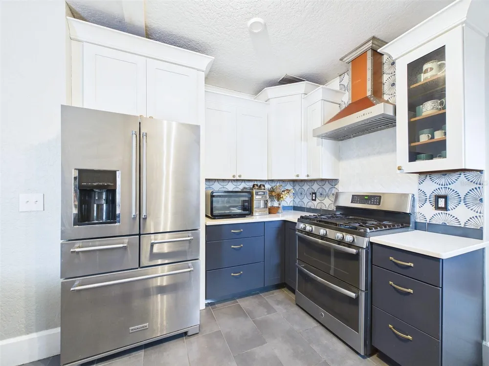 616 15TH STREET St Petersburg, FL 33705