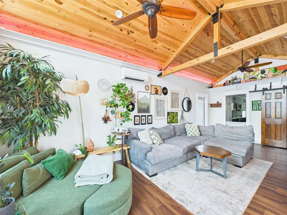 616 15TH STREET St Petersburg, FL 33705
