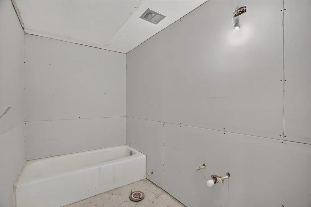 4000 Ridglea Country Club Drive #U Fort Worth, TX 76126