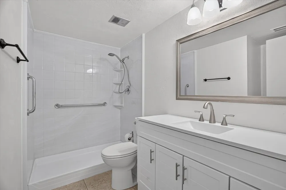 4000 Ridglea Country Club Drive #U Fort Worth, TX 76126