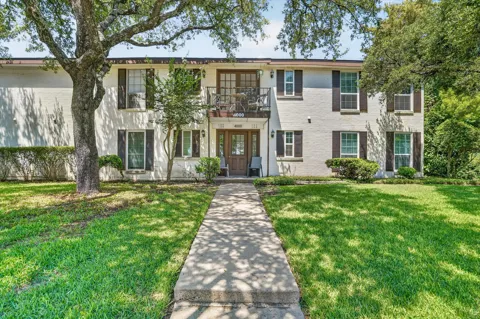 4000 Ridglea Country Club Drive #U
