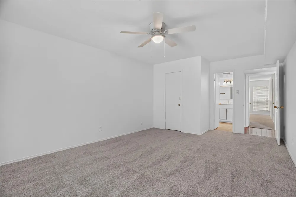 4000 Ridglea Country Club Drive #U Fort Worth, TX 76126