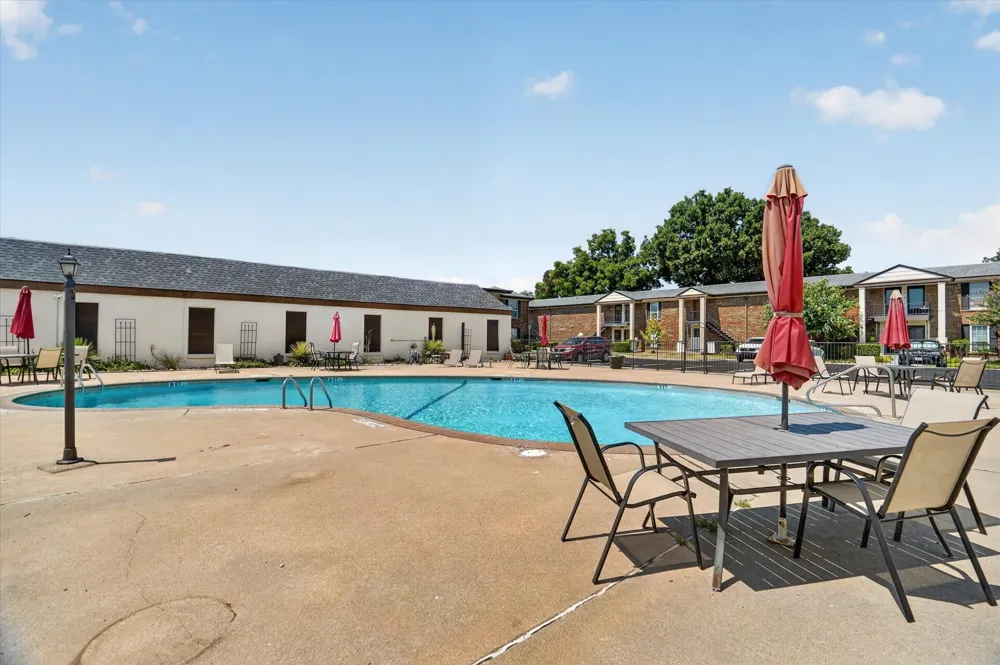 4000 Ridglea Country Club Drive #U Fort Worth, TX 76126