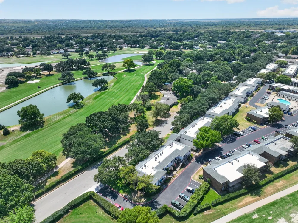 4000 Ridglea Country Club Drive #U Fort Worth, TX 76126