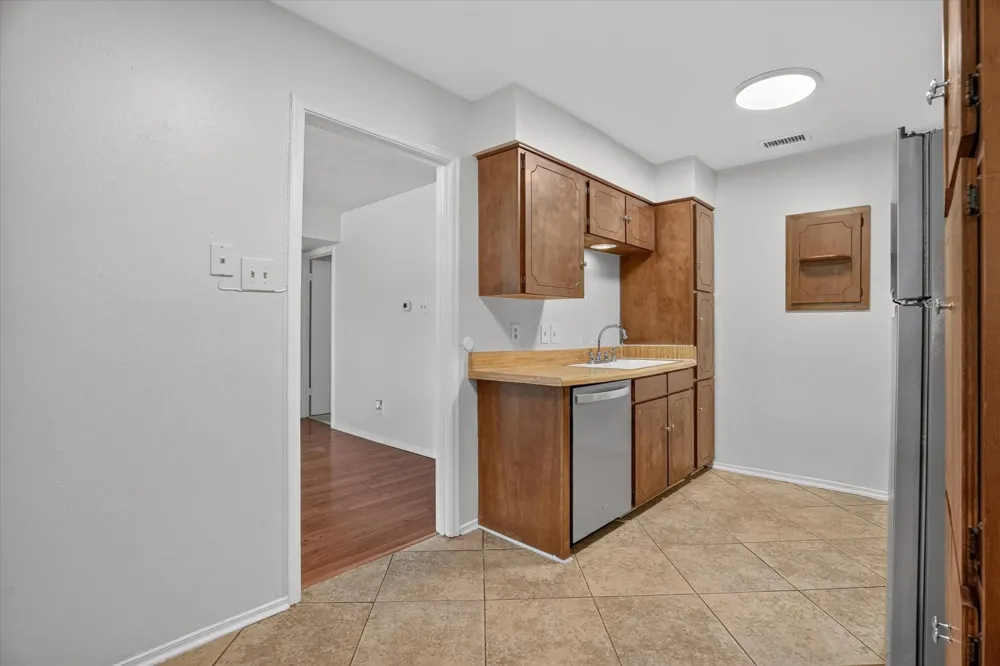 4000 Ridglea Country Club Drive #U Fort Worth, TX 76126