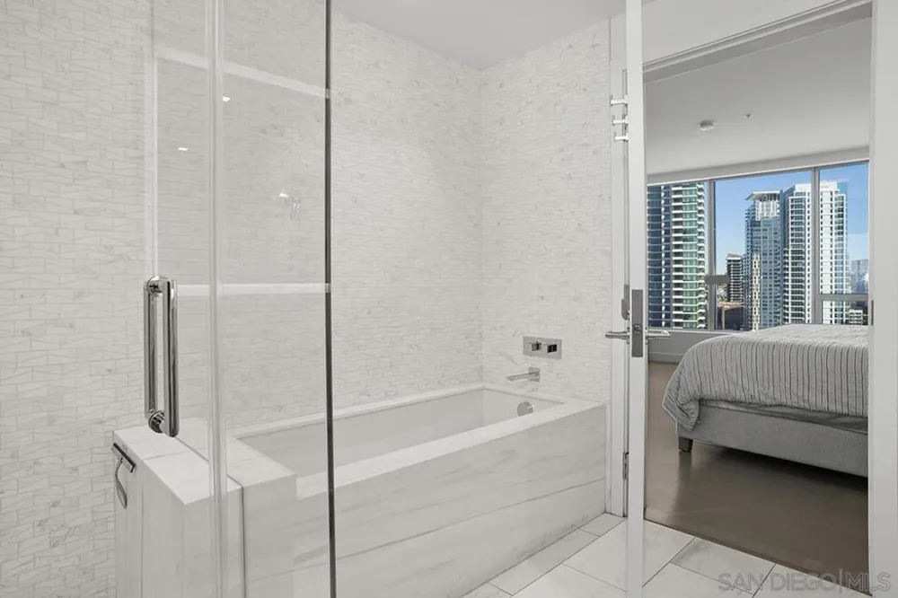 888 W E Street #1801 San Diego, CA 92101