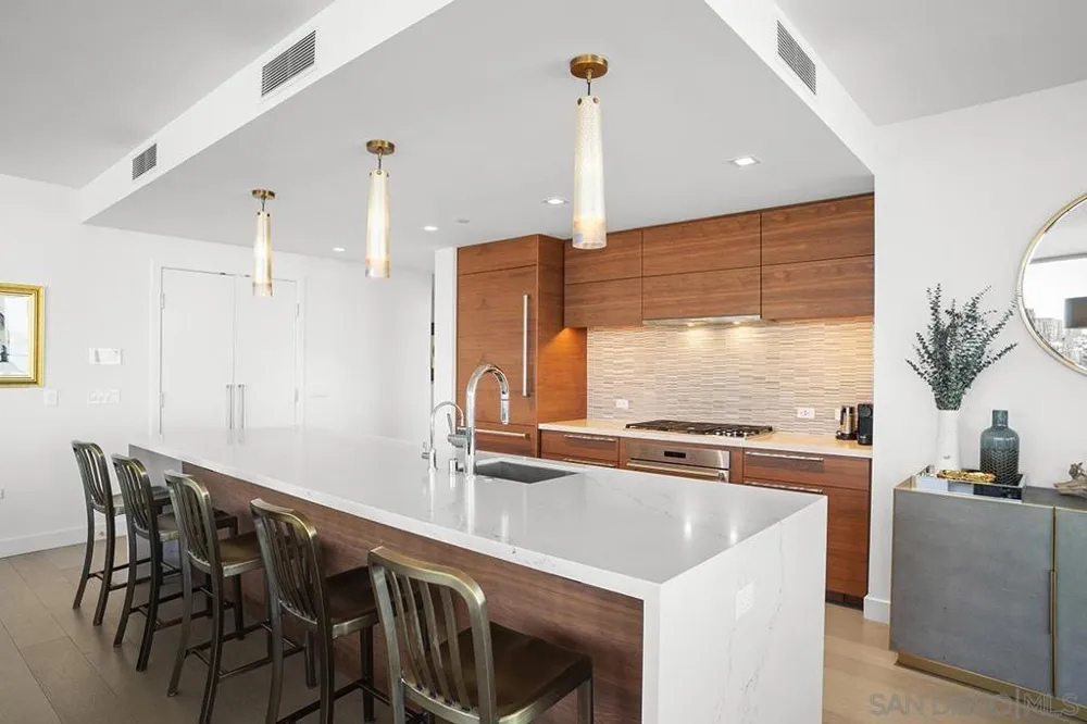 888 W E Street #1801 San Diego, CA 92101