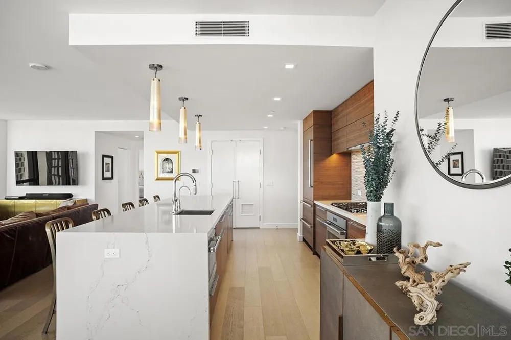 888 W E Street #1801 San Diego, CA 92101