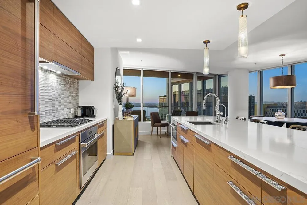 888 W E Street #1801 San Diego, CA 92101