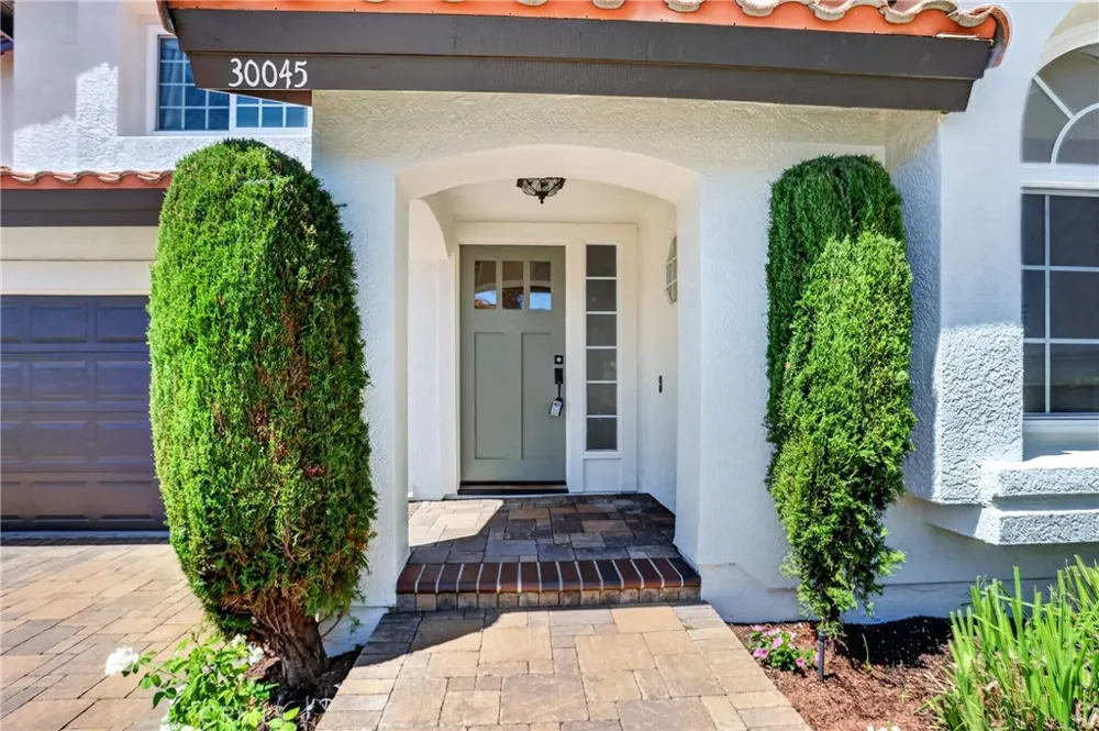 30045 Topsail Laguna Niguel, CA 92677
