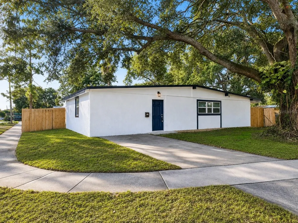 7913 TIDEWATER TRAIL Tampa, FL 33619