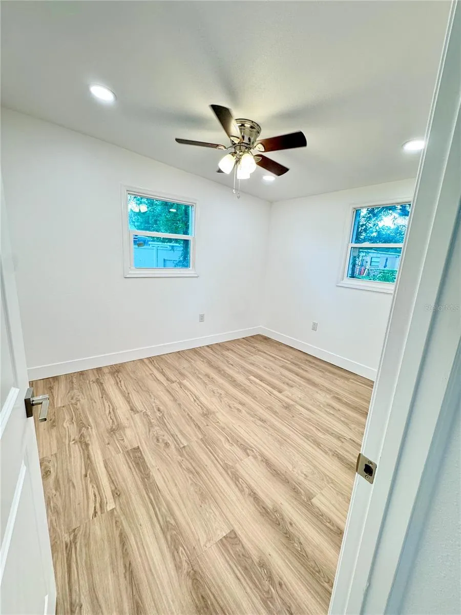 7913 TIDEWATER TRAIL Tampa, FL 33619